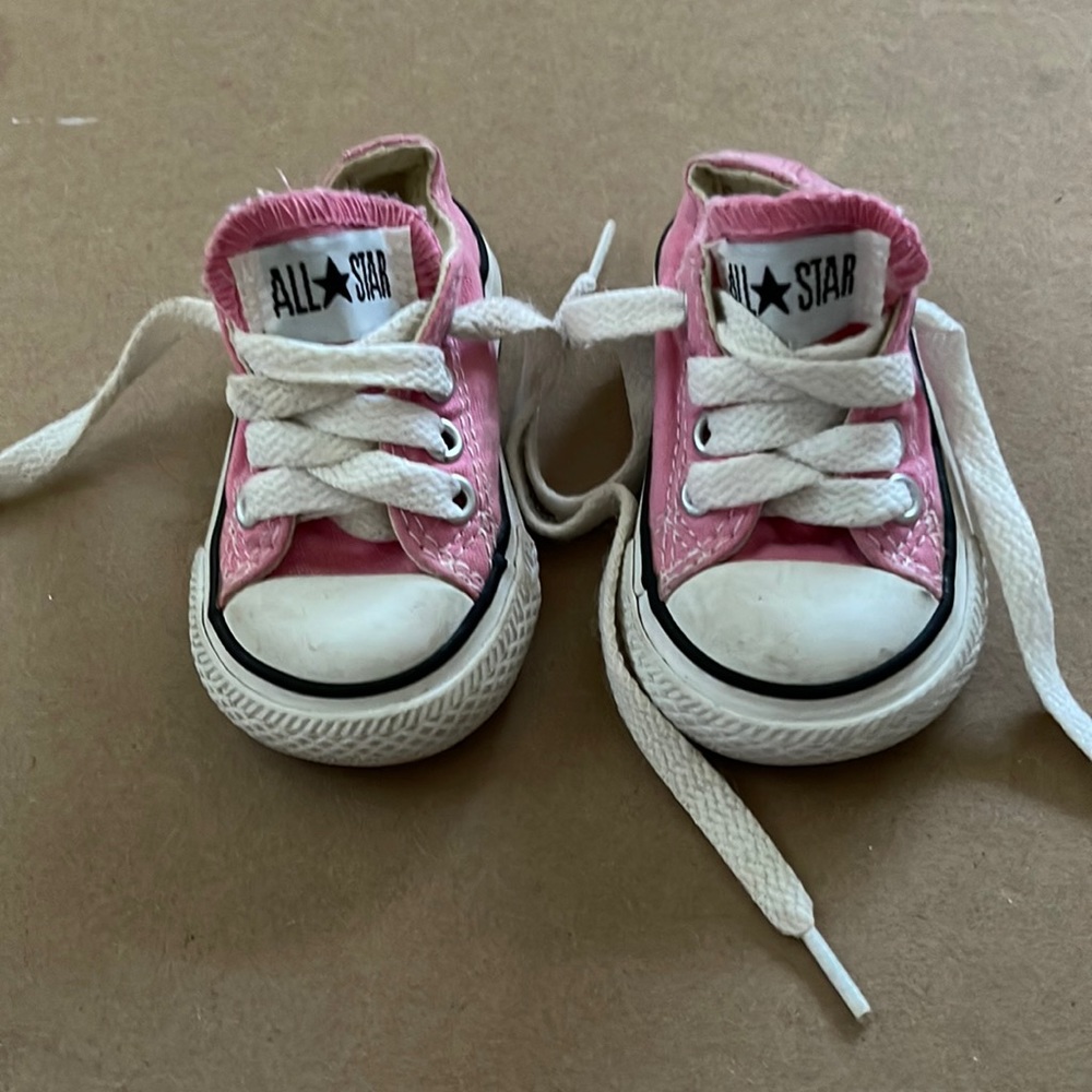 Converse - Picture 2 of 4